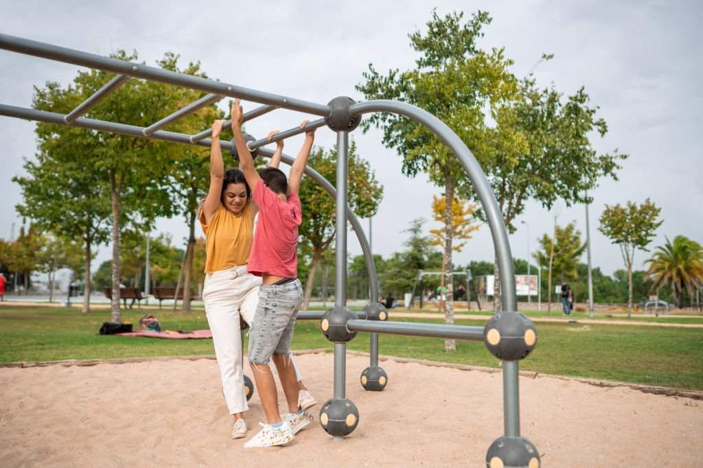 Les balançoires des jardins publiques